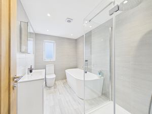 Family Bathroom- click for photo gallery